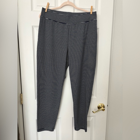 LANDS END PJs NAVY AND WHITE STRIPES PAJAMA SET, MEDIUM, SO SOFT, WOMENS - Picture 3 of 8